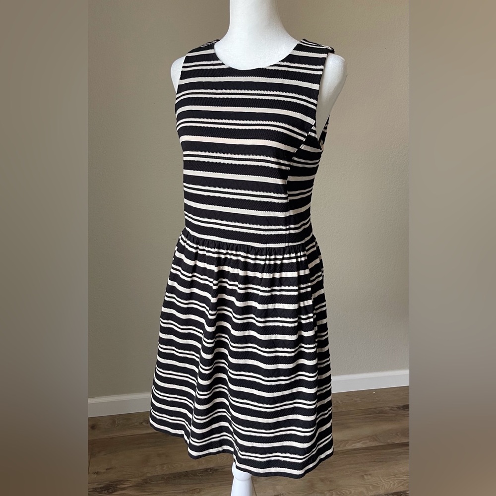 EUC J. CREW TEXTURED STRIPED DRESS